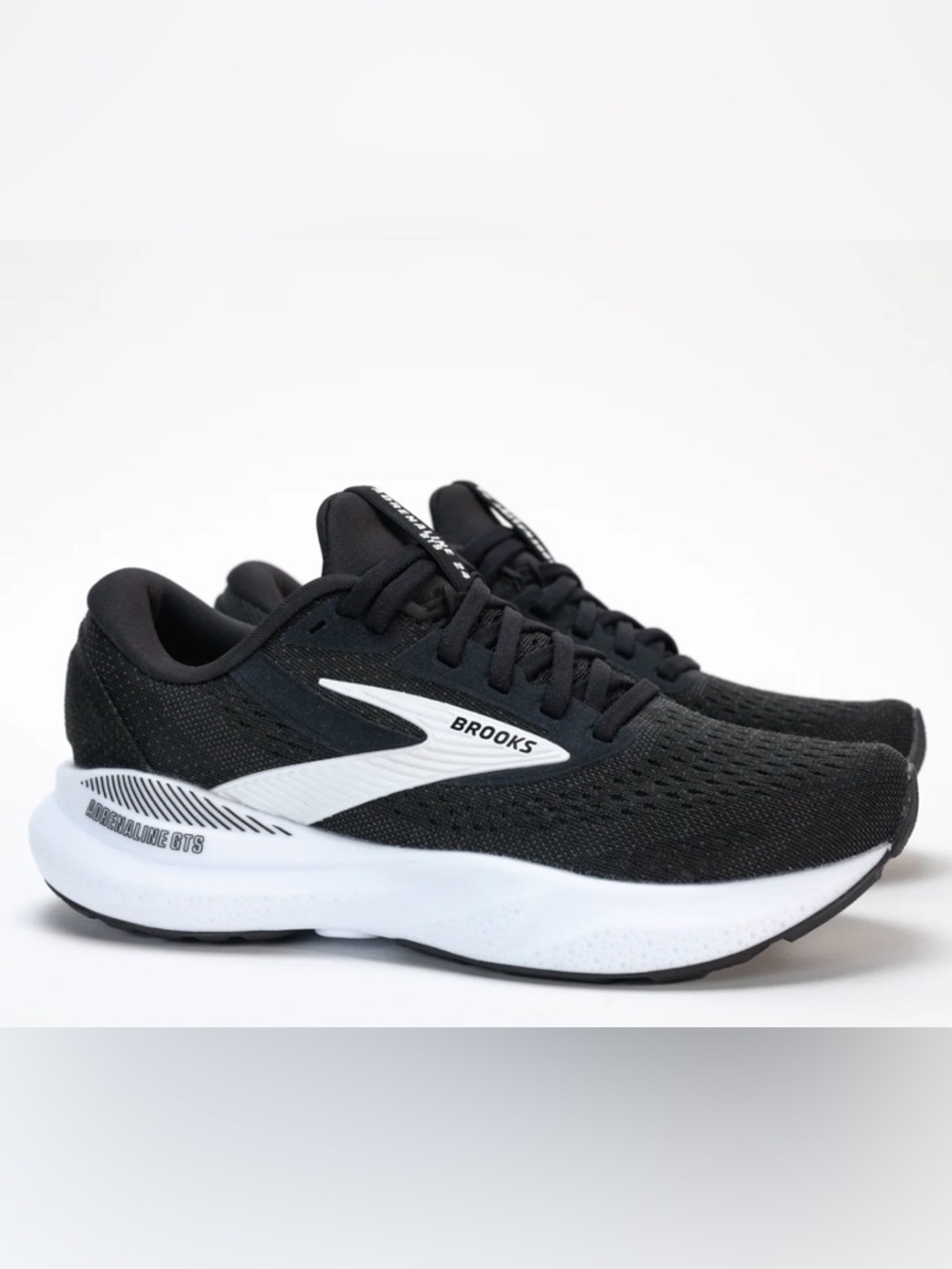 NWOT Women’s Brooks Black Running Sneakers Size 9 Adrenaline GTS 24 Tennis Shoe